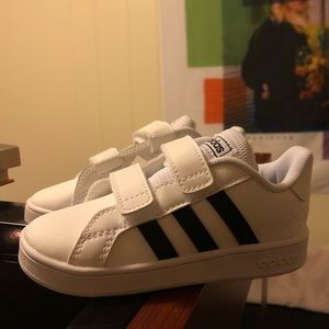 Infants adidas grand court